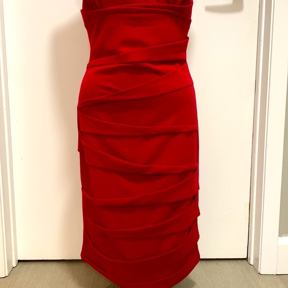 LE CHÂTEAU red dress - Picture 7 of 14